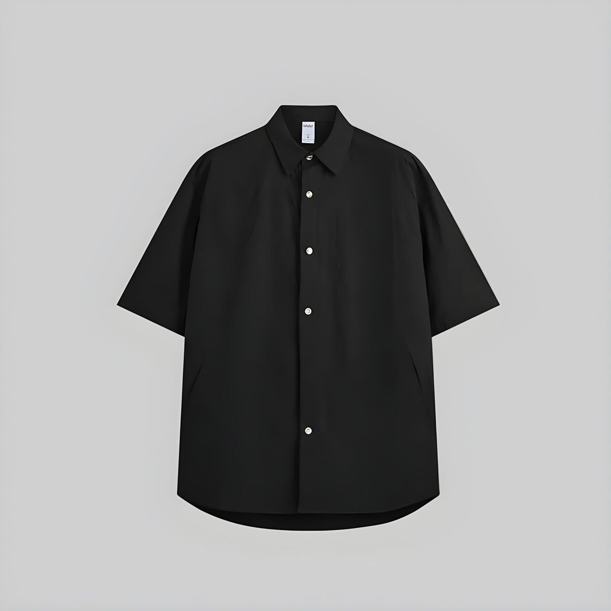 Black jacquard short-sleeve button-up shirt with point collar and button placket