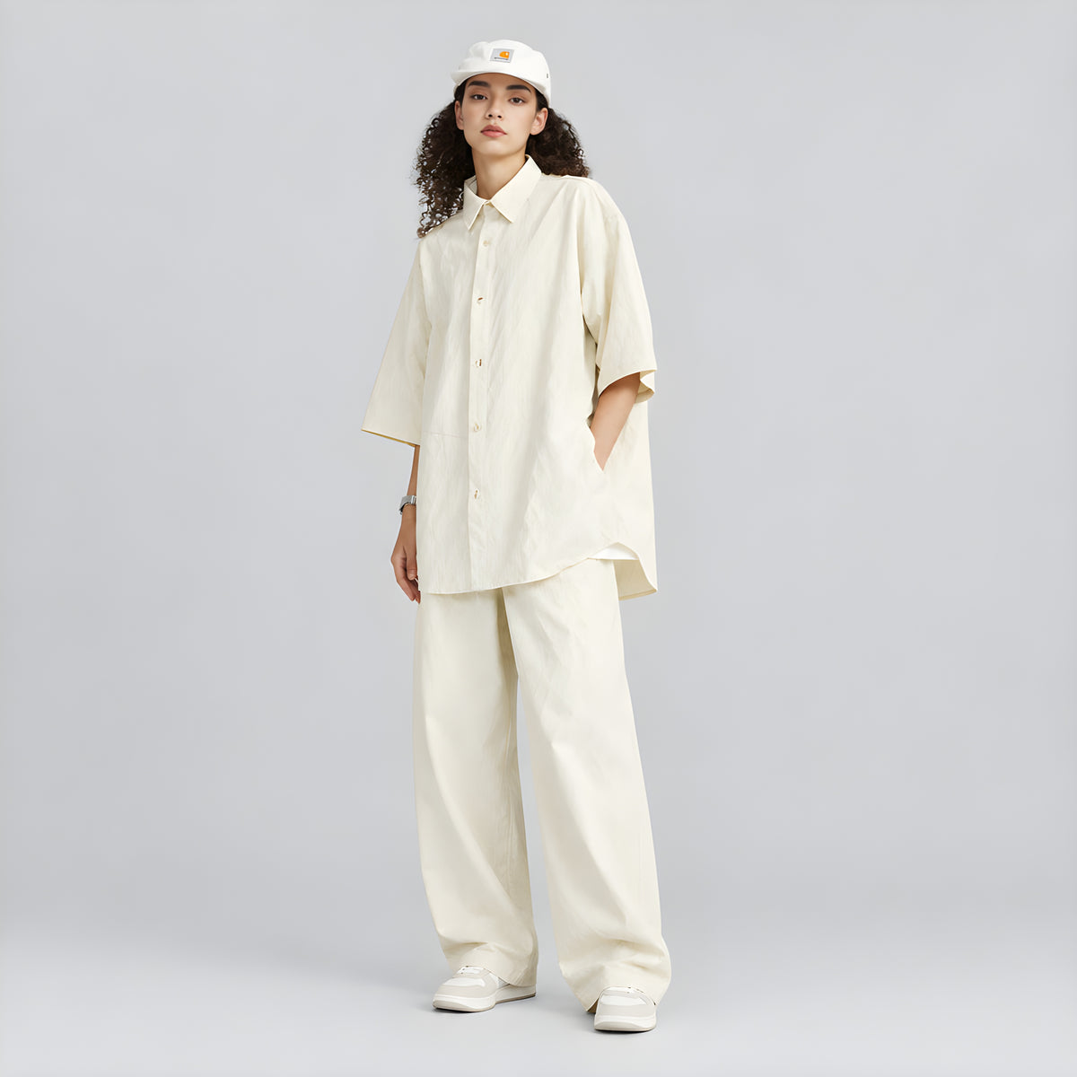 Cream jacquard short-sleeve button-up shirt with point collar and front buttons
